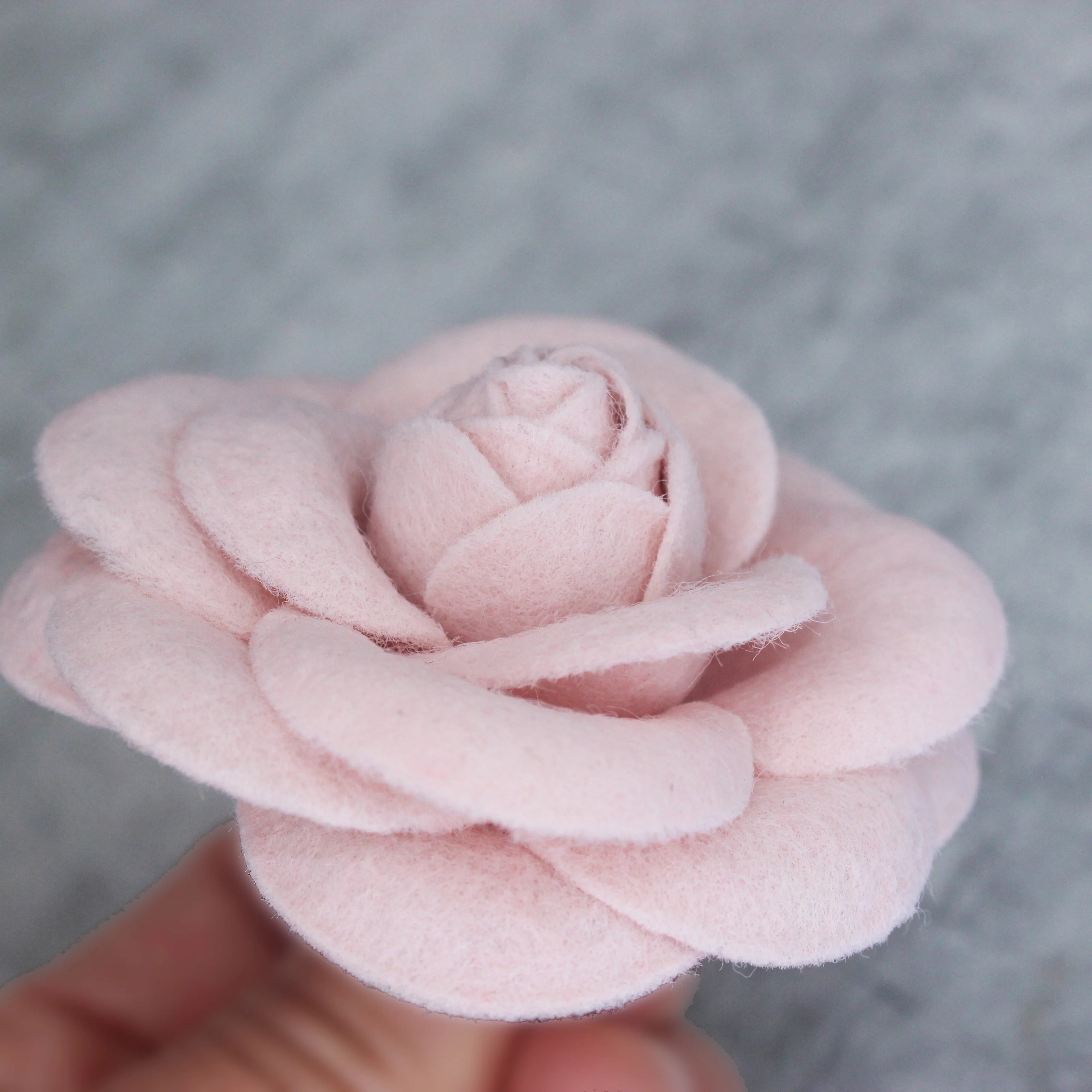 Big Fabric Camellia Brooch Luxury Imitation Wool Pin Brooches for Women Fashion Clothes Corsage Jewelry Accessories Wholesale