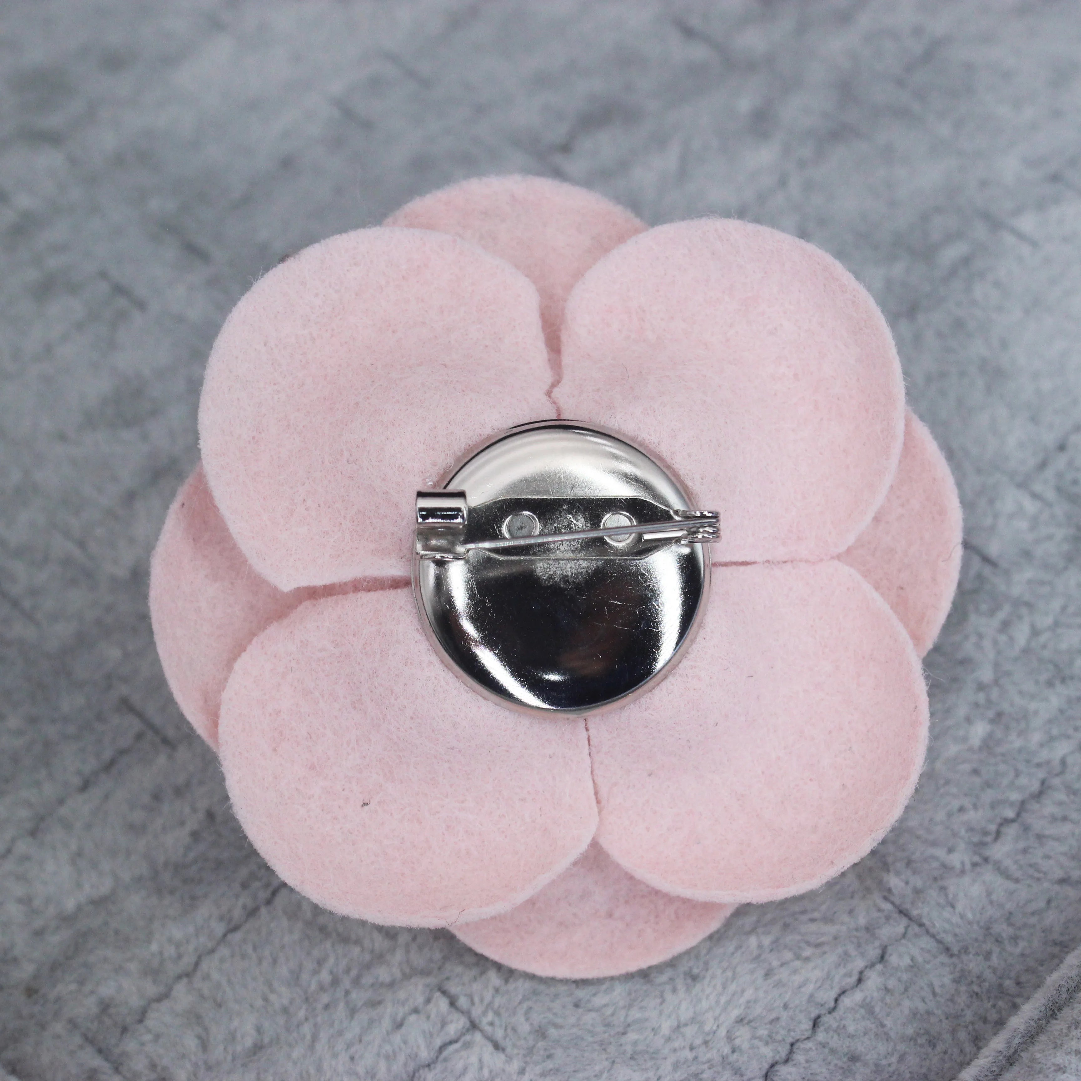 Big Fabric Camellia Brooch Luxury Imitation Wool Pin Brooches for Women Fashion Clothes Corsage Jewelry Accessories Wholesale