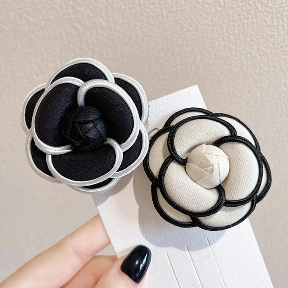 Luxury Black White Fabric Camellia Flower Brooches for Woman Big Size Rose Brooch Pins Dress Shirt Fashion Accessories Dropship