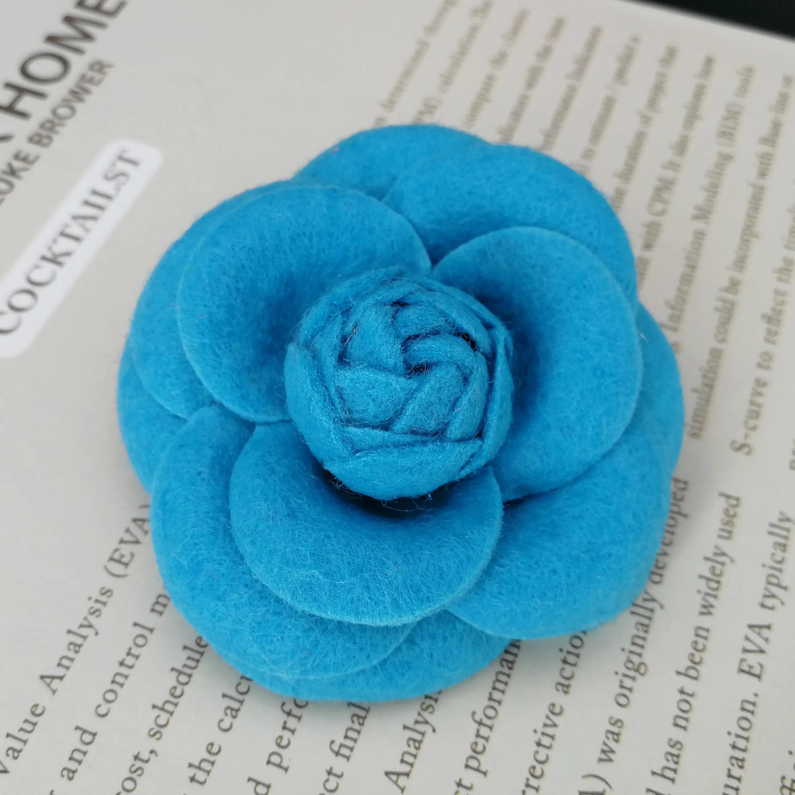 New Korean Handmade PU Leather Camellia Flower Brooches for Women Big Black White Brooch Pin Girls Gift Clothing Accessories