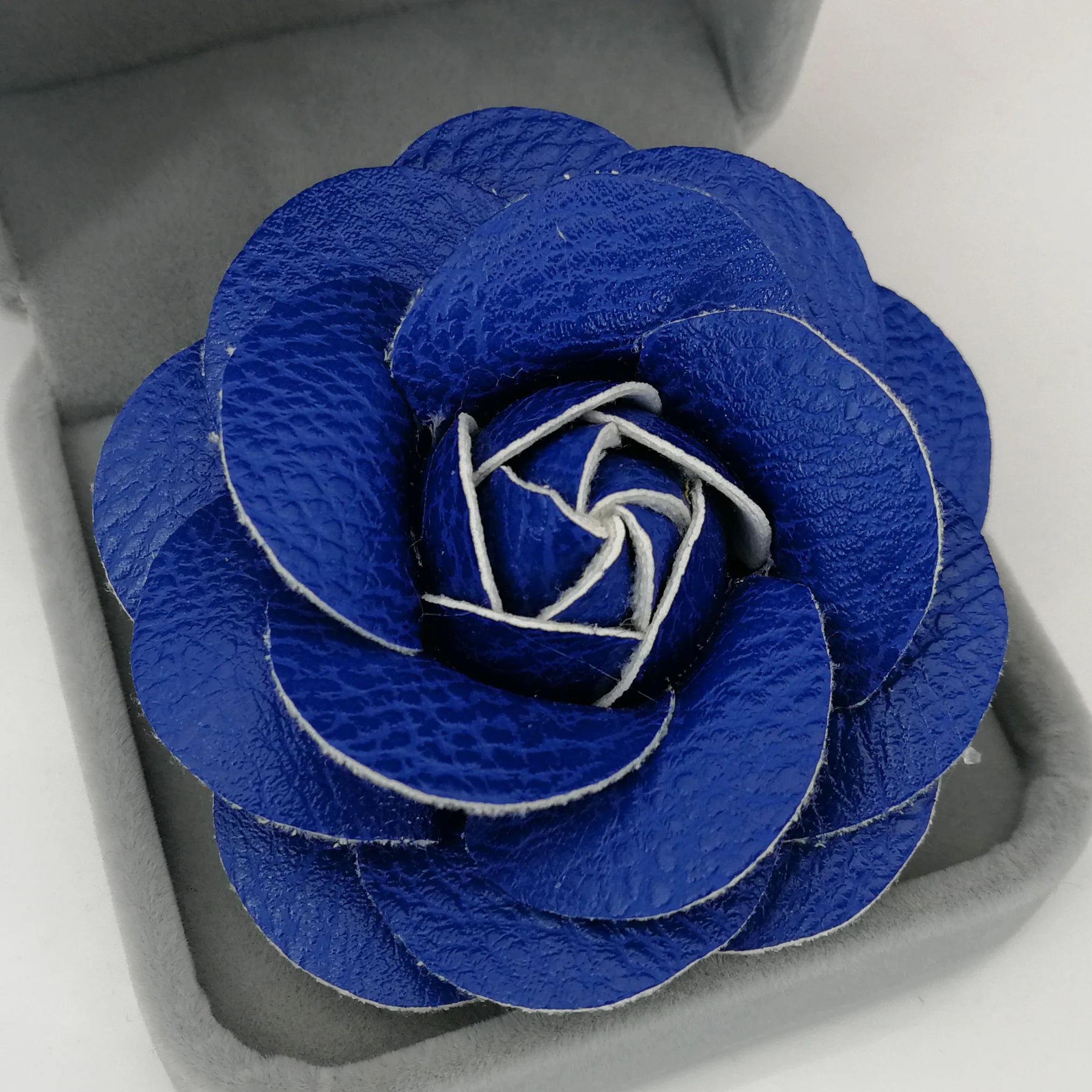 2020 Hot Leather Camellia Brooches For Women Elegant Big Flower Pins Scarf Buckle Fashion Jewelry Coat Accessories Brooch